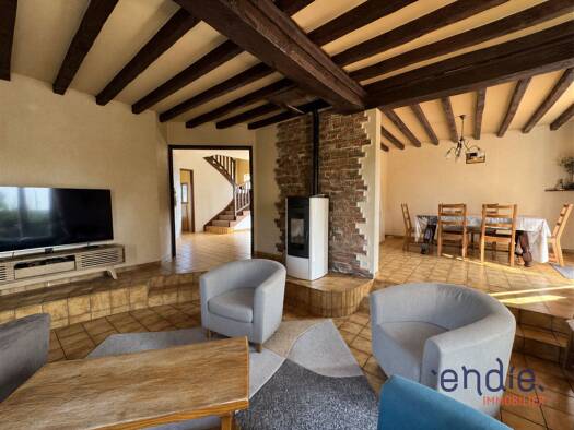 Maison à vendre 305 000 € 7 pièces 5 chambres 158 m² 1 102 m² de terrain Thue et Mue 14210