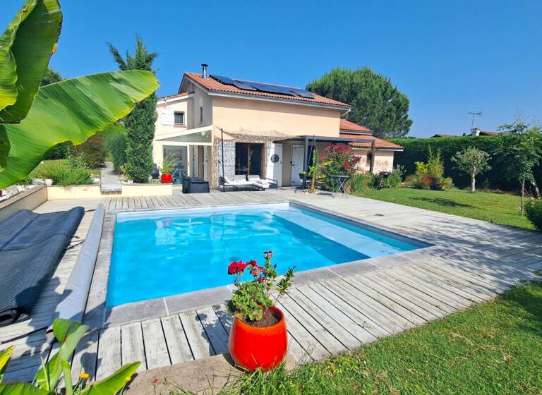 Maison à vendre 550 000 € 4 pièces 3<br/>chambres 108 m²<br/>superficie 940 m²<br/>terrain Orlienas 69530