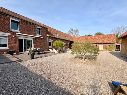 Ferme à vendre 346 500 € 6 pièces 4 chambres 152 m² 1 820 m² de terrain Lillers 62190