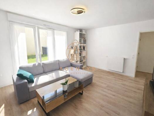 Appartement à vendre - Première occupation 310 000 € 3 pièces 2 chambres 57 m² RDC/4 Varenne-Centre-Rive Charmante Noisy-le-Grand 93160