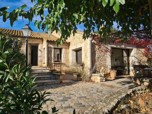 Maison à vendre 540 000 € 6 pièces 3 chambres 122 m² 509 m² de terrain Roussillon 84220