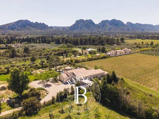 Maison à vendre 5 900 000 € 9 pièces 5 chambres 385 m² 12 310 m² de terrain Eygalières 13810