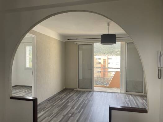 Appartement à louer 615 € 4 pièces 3 chambres 65,8 m² Étage 4/4 Ganges 34190