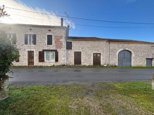 Maison à vendre 187 000 € 8 pièces 5 chambres 166 m² 815 m² de terrain Cunèges 24240