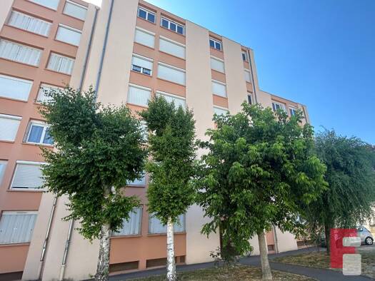 Appartement à vendre 89 900 € 4 pièces 2 chambres 67 m² 4ème étage Troyes 10000