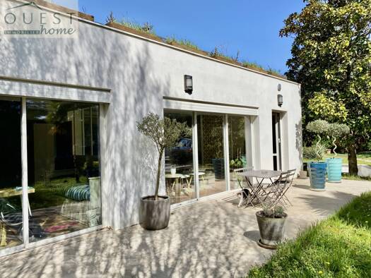 Villa à vendre 1 190 000 € 8 pièces 4 chambres 252 m² 2 000 m² de terrain Charbonnieres les Bains 69260