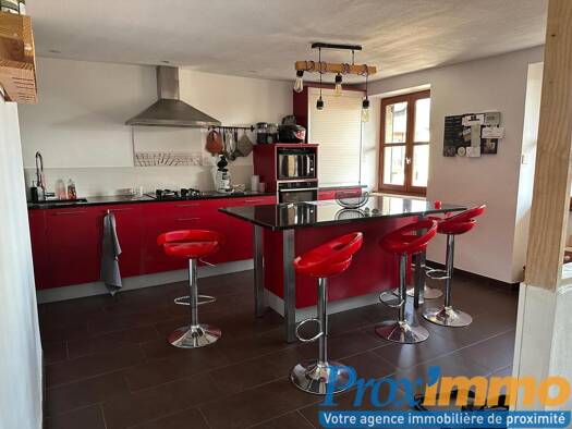 Appartement à vendre 167 500 € 3 pièces 2 chambres 94 m² Étage 2/2 La Côte-Saint-André 38260
