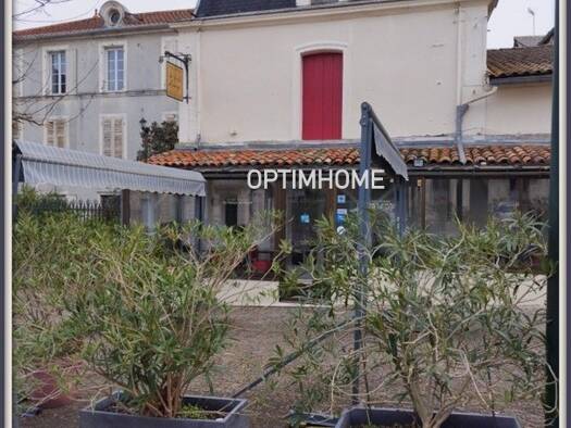 Maison de ville à vendre 195 000 € 8 pièces 5 chambres 200 m² 232 m² de terrain Nord Barbezieux-Saint-Hilaire 16300