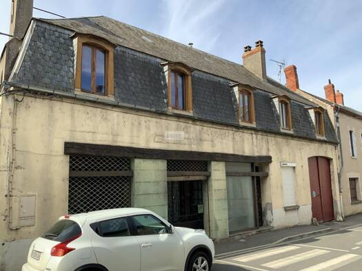 Maison à vendre 118 000 € 10 pièces 7 chambres 215 m² 889 m² de terrain Bazoches-les-Gallerandes 45480