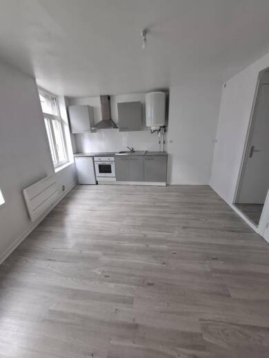 Appartement à louer 490 € 3 pièces 2 chambres 43 m² Étage 1/2 Le Quesnoy 59530