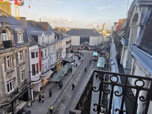 Appartement à vendre 265 000 € 3 pièces 2 chambres 62 m² Étage 3/4 Ouest Péri-Centre Ville Vannes 56000