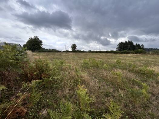 Terrain constructible à vendre 28 520 € 1 852 m² de terrain Saint-Exupéry-les-Roches 19200