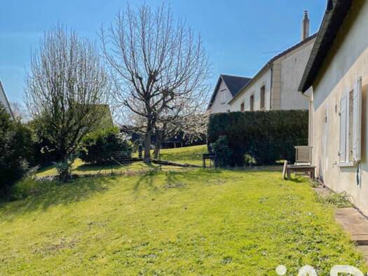Immeuble à vendre 649 000 € 238 m² Parc-Village Nord-Sud Louveries Maurepas 78310