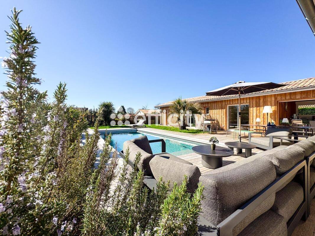 Maison à vendre, 138m², LE PORGE
