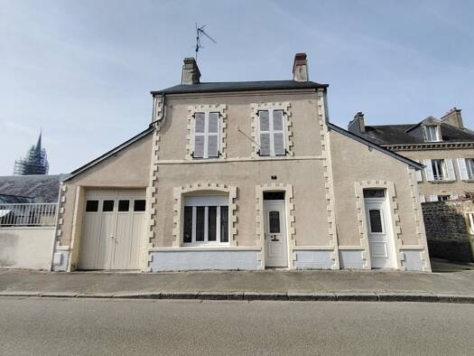 Maison à vendre 209 000 € 6 pièces 2 chambres 60 m² 720 m² de terrain Centre Ancien Carentan-les-Marais 50500