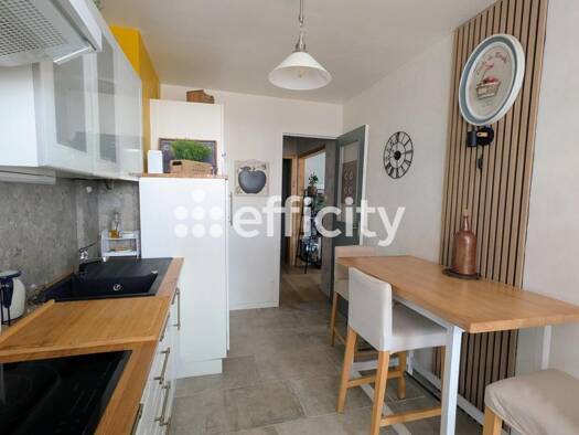 Appartement à vendre 145 000 € 4 pièces 2 chambres 69 m² Étage 5/6 Blanchettes Mâcon 71000
