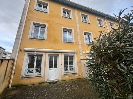 Maison à louer 1 272 € 7 pièces 6 chambres 171 m² Sainte-Colombe 69560