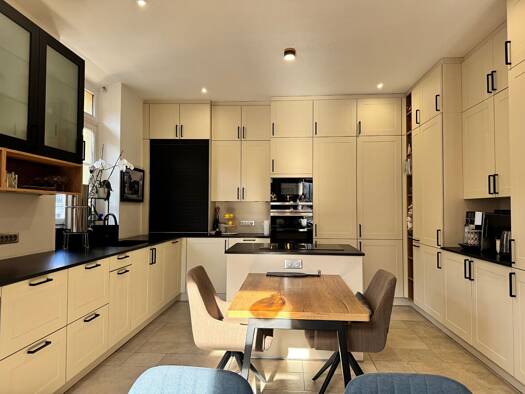 Appartement à vendre 549 000 € 4 pièces 3 chambres 121 m² Étage 1/2 Sainte Catherine Le Cannet 06110