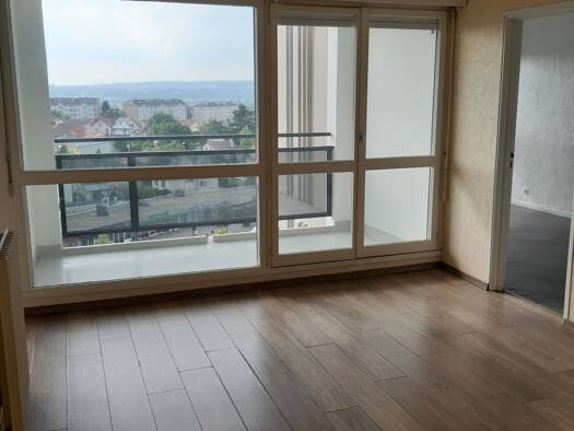 Appartement à vendre 212 200 € 2 pièces 1 chambre 49,74 m² Étage 7/17 Europe-Maupassant Chatou 78400