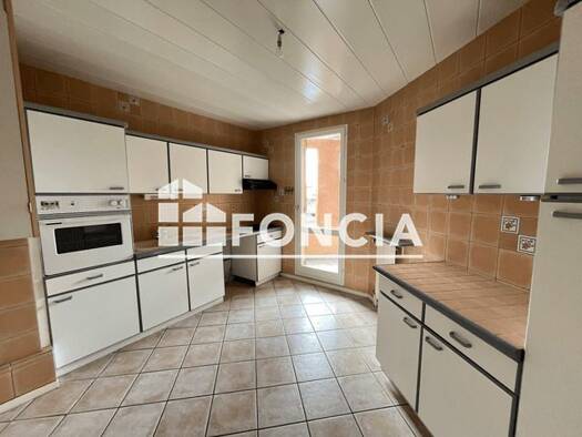 Appartement à louer 828 € 3 pièces 2 chambres 70,9 m² Étage 1/2 Le Versoud 38420