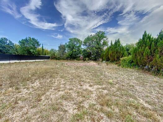 Terrain constructible à vendre 66 000 € 1 823 m² de terrain Brie 16590