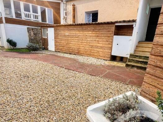 Maison à louer 599 € 2 pièces 1 chambre 72,9 m² 20 m² de terrain Saint-Christoly-Médoc 33340