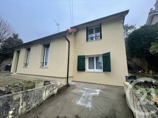 Maison de plain-pied à louer 1 023 € 5 pièces 3 chambres 103,3 m² 1 780 m² de terrain Souppes-sur-Loing 77460