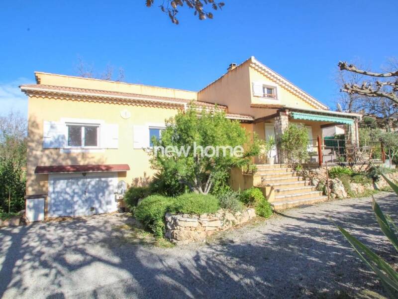 Maison à vendre, 142m², BAGNOLS EN FORET