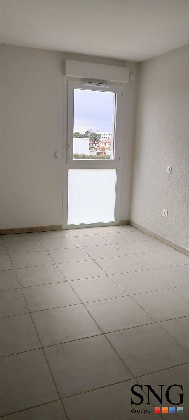 T2 AVEC LOGGIA ET PARKING — 3