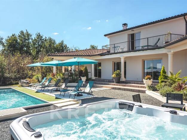 Maison à vendre 699 000 € 9 pièces 5 chambres 240 m² 12 000 m² de terrain Saint Privat en Périgord 24410