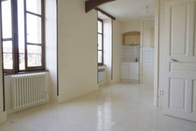 Appartement à vendre 59 000 € 3 pièces 2 chambres 50 m² Dernier étage, Étage 2/2 Langeac 43300