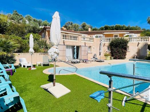 Maison à vendre 995 000 € 7 pièces 5 chambres 191 m² 1 201 m² de terrain Nord Sanary-sur-Mer 83110