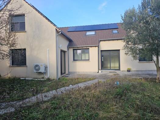 Maison à vendre 479 000 € 7 pièces 6 chambres 220 m² 678 m² de terrain La Groue Osny 95520