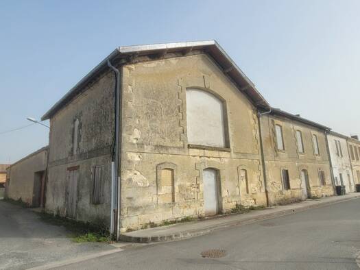 Immeuble à vendre 75 000 € 80 m² Cissac-Médoc 33250