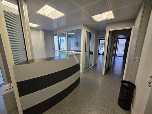 Local commercial à vendre 139 000 € 74 m² de surface de vente Centre Ville Dax 40100