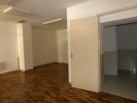 Local commercial à louer 500 € 70 m² de surface de vente Ancien Hôpital Béziers 34500