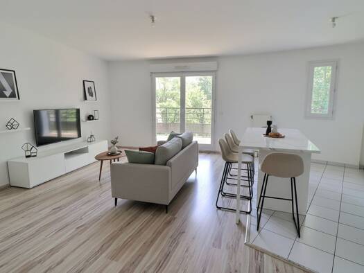 Appartement à vendre 314 000 € 4 pièces 3 chambres 78 m² Étage 3/5 Racinay Pierrefite Rambouillet 78120