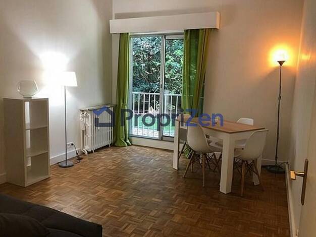 Appartement à louer 1 249 € 1 pièce 27 m² Télégraphe-Pelleport Saint Fargeau Paris 20ème arrondissement 75012