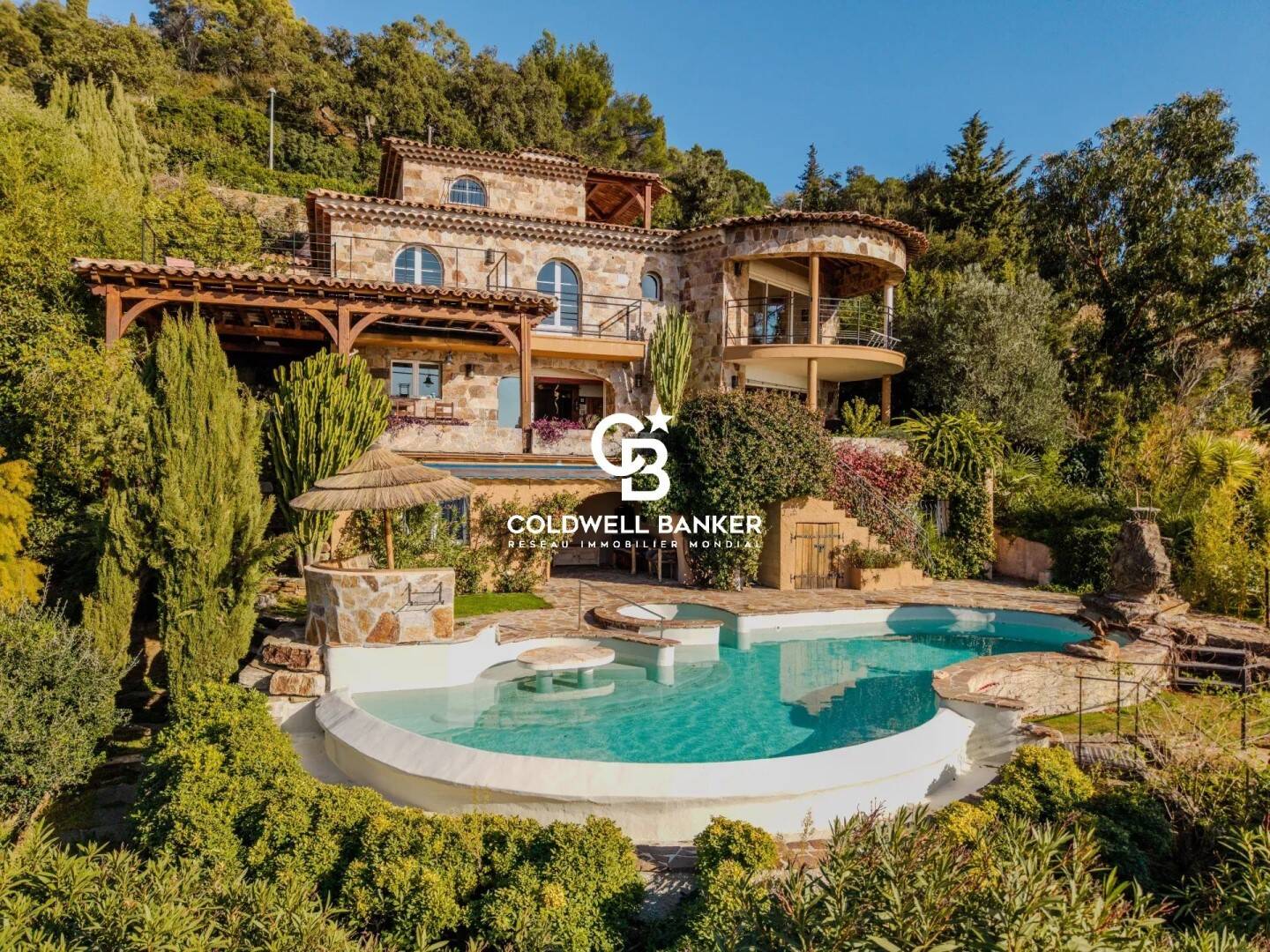 Maison à vendre, 386m², RAYOL CANADEL SUR MER