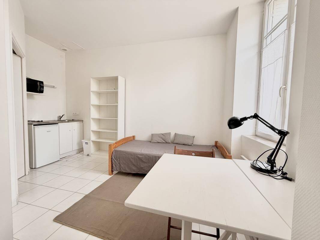A louer - Studio de 15m² meublé — 1