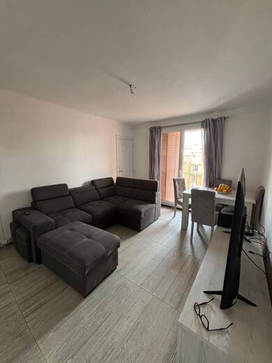 Appartement à vendre 65 000 € 3 pièces 2 chambres 52 m² Dernier étage, Étage 5/5 La Calade Marseille 13015