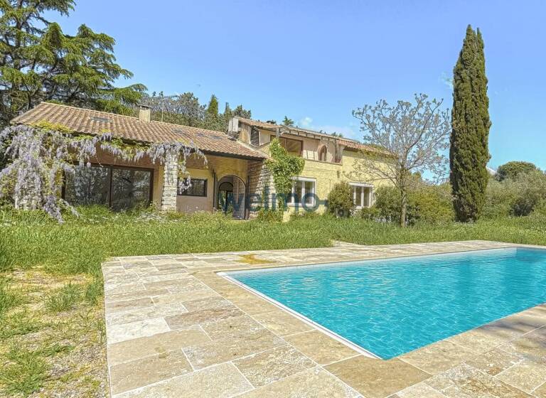 Maison à vendre 1 198 000 € 10 pièces 6<br/>chambres 270 m²<br/>superficie 19 000 m²<br/>terrain Périphérie Lunel 34400