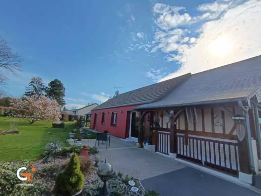 Maison à vendre 386 500 € 8 pièces 2 chambres 164 m² 10 000 m² de terrain Étréville 27350