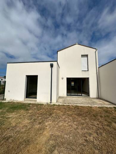 Maison à louer 1 100 € 4 pièces 3 chambres 89 m² 200 m² de terrain Saint Gilles Sud Saint Gilles Croix de Vie 85800