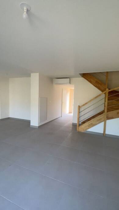 Maison à louer - Neuf 1 950 € 4 pièces 3 chambres 108 m² 150 m² de terrain Granettes-Jauberte-Sainte Anne Aix en Provence 13090