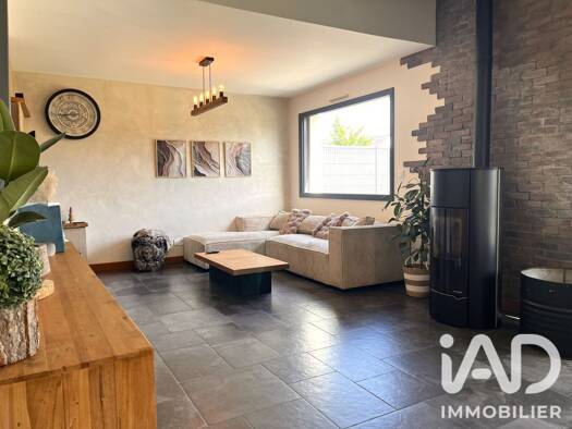 Maison à vendre 315 000 € 6 pièces 4 chambres 122 m² 534 m² de terrain Val-du-Layon 49750