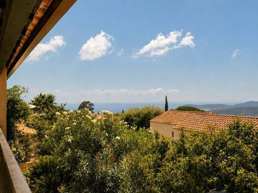 Maison à vendre 625 000 € 3 pièces 2 chambres 75 m² 400 m² de terrain La Croix-Valmer 83420