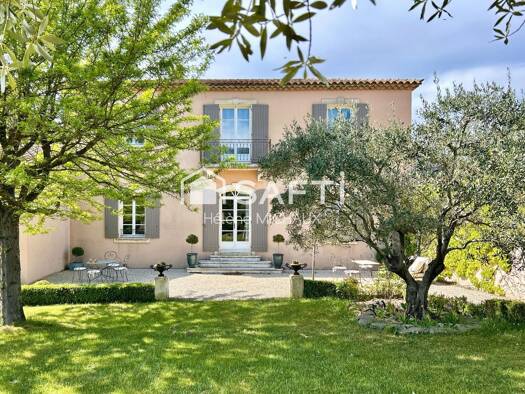 Maison à vendre 1 196 000 € 8 pièces 6 chambres 203 m² 1 758 m² de terrain Malaucène 84340
