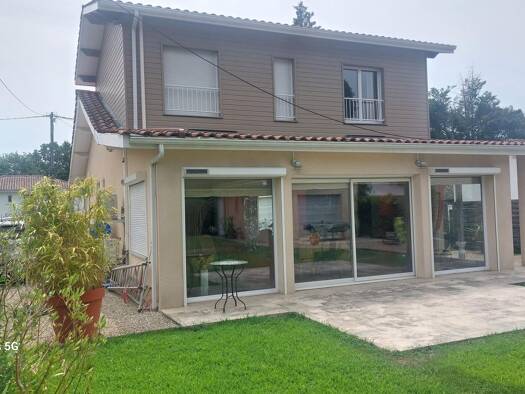 Maison à vendre 475 000 € 6 pièces 3 chambres 160 m² 678 m² de terrain Cadaujac 33140