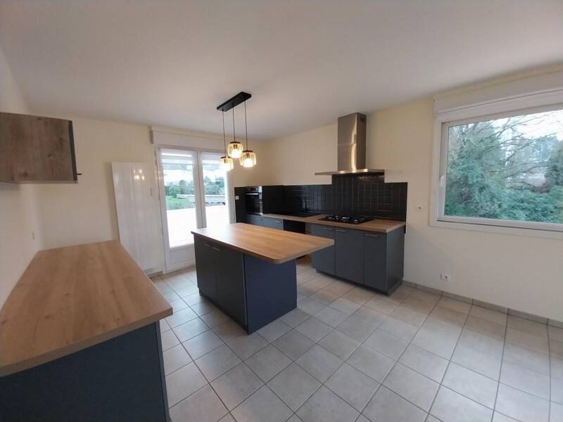 Maison à louer, 76m², SAINT YRIEIX LA PERCHE